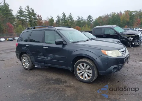 2012 Subaru Forester 2.5X Premium z USA, uszkodzony, nr VIN JF2SHADCXCH439614